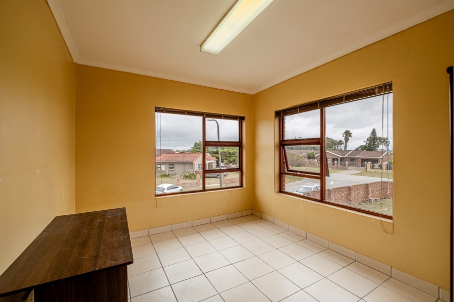 3 Bedroom Property for Sale in Rowallan Park Eastern Cape